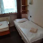 Hotel Uslugi Hotelarskie 2*