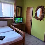 Uslugi Hotelarskie Отель Карпач