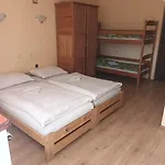 Hotel Uslugi Hotelarskie 2*