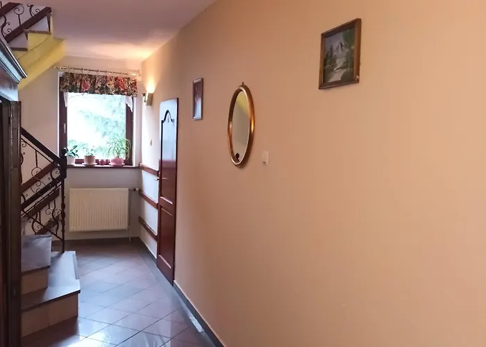 Hotel Uslugi Hotelarskie 2*