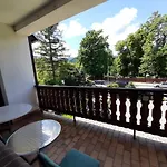 Uslugi Hotelarskie Hotell 2*