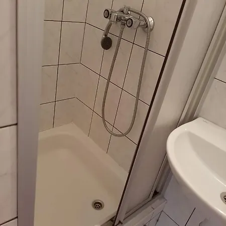Uslugi Hotelarskie Szálloda 2*