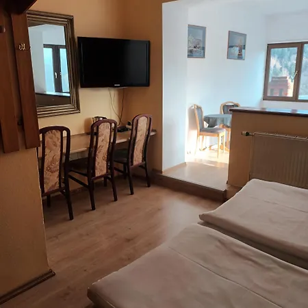 호텔 Uslugi Hotelarskie 카르파츠