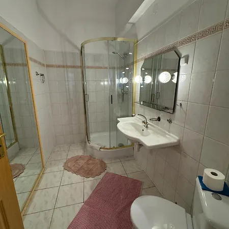 Uslugi Hotelarskie 카르파츠
