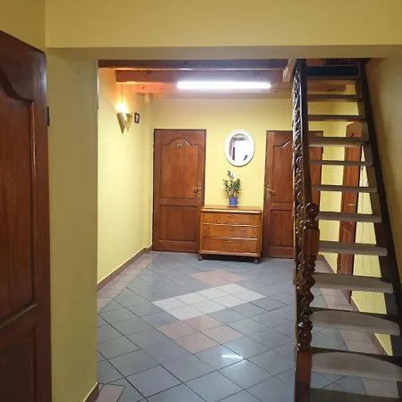 Uslugi Hotelarskie Hotell 2*