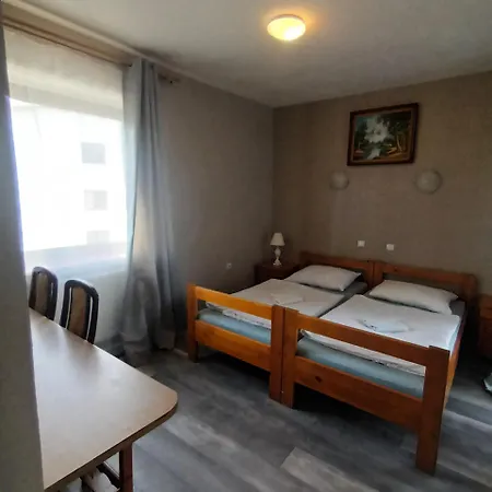 호텔 Uslugi Hotelarskie 2*