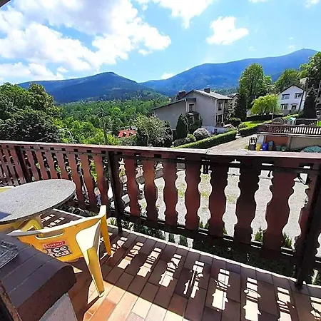 Uslugi Hotelarskie Szálloda 2*