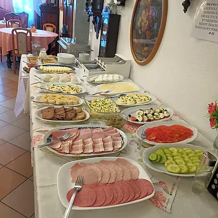 Uslugi Hotelarskie Szálloda